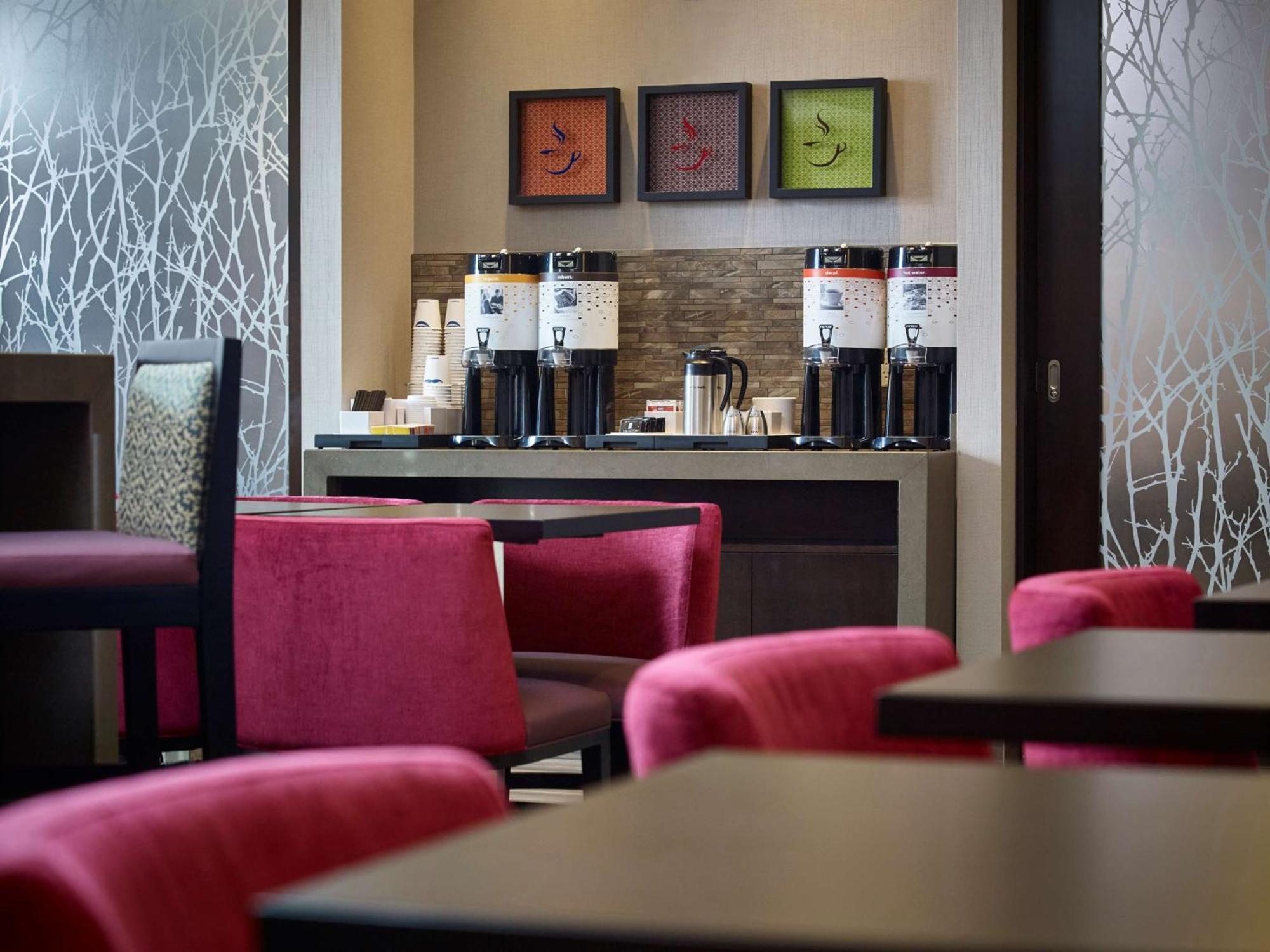 Hampton Inn By Hilton Timmins Exterior photo
